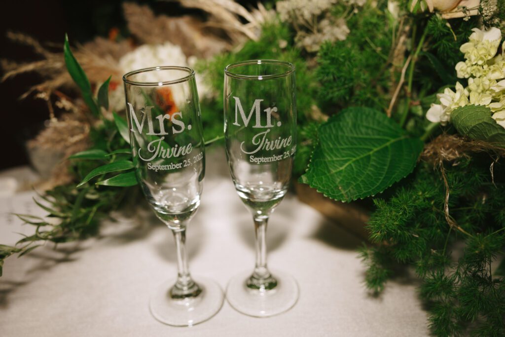 The couples champagne glasses