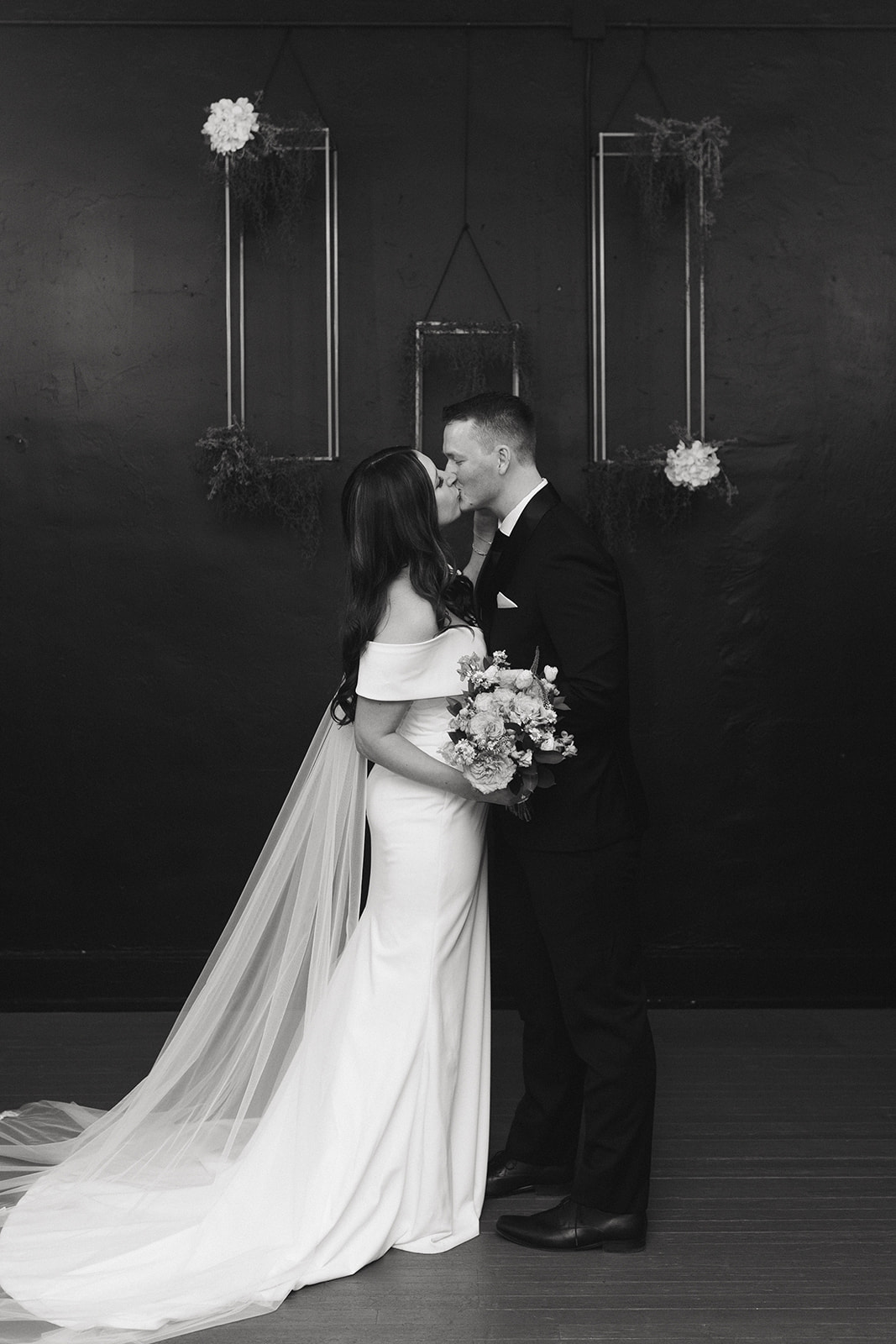 Relaxed & Intimate Toledo Wedding || Rachel & Kyle